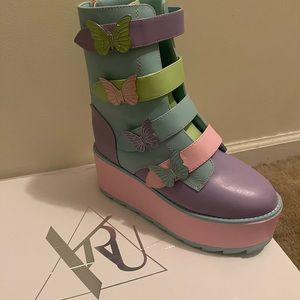 YRU PASTEL PLATFORM BUTTERFLY BOOTS